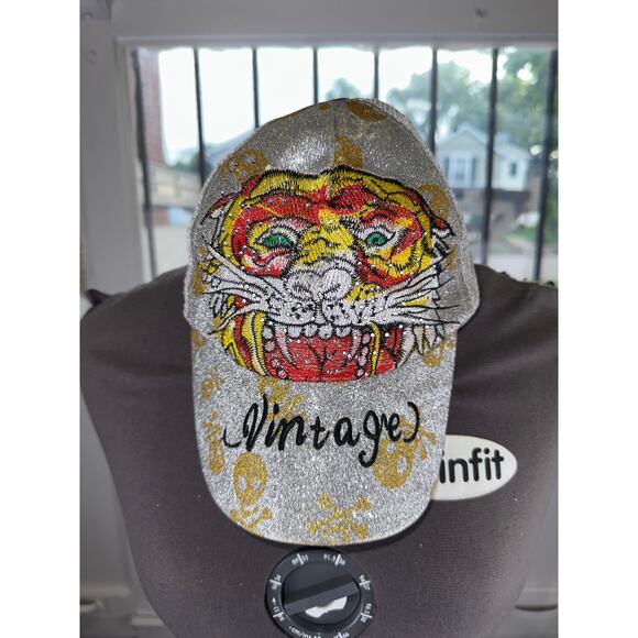Ed Hardy Vintage Silver Glitter Tiger Skull Crossbones Trucker Hat - Picture 3 of 6